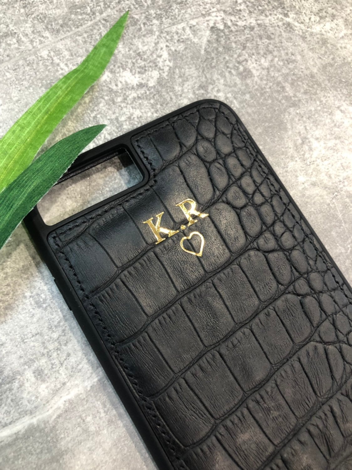 Personalized iPhone SE 2020 Leather Phone Case: Pebble Grain Cover