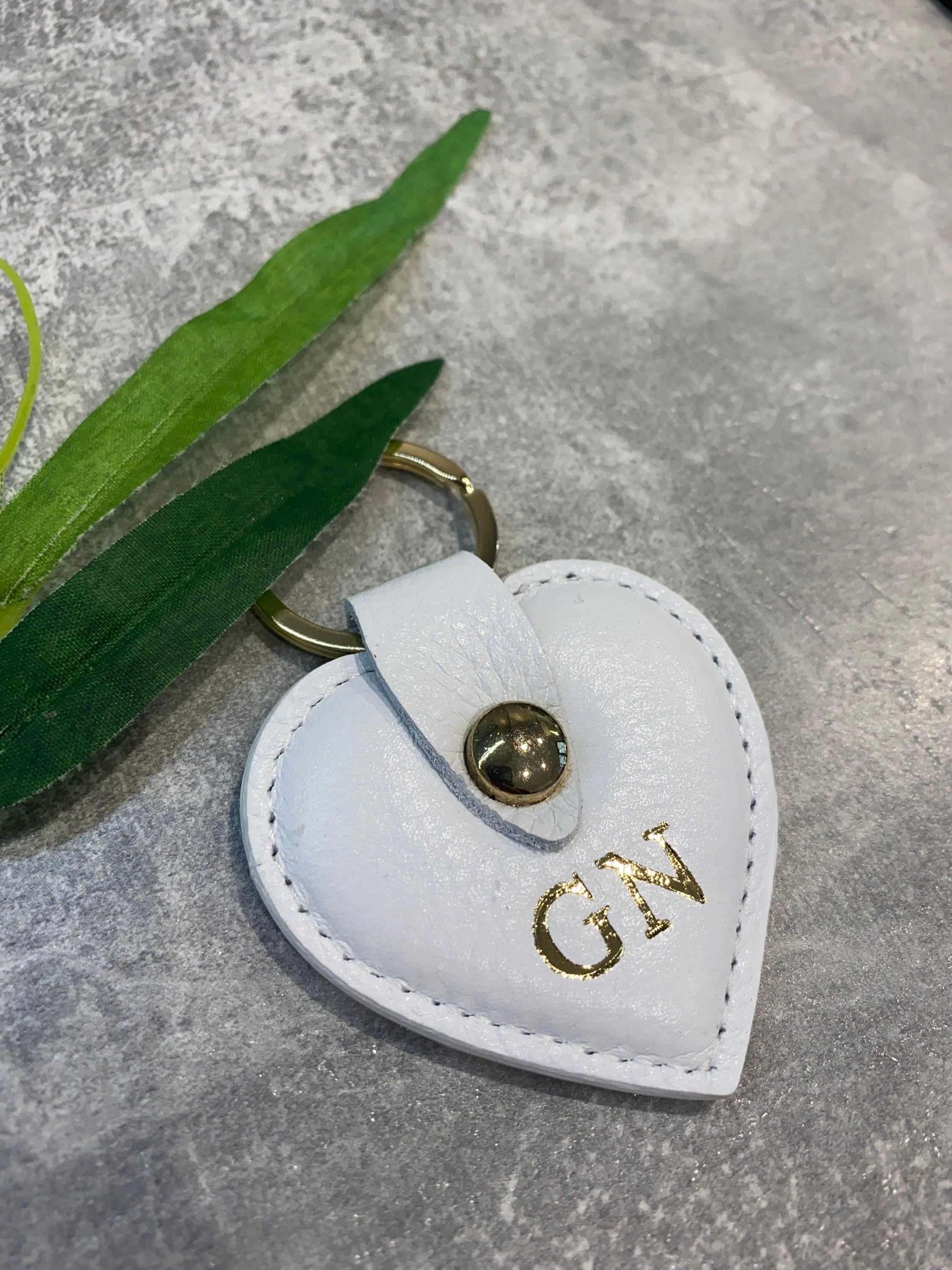 Personalized White Leather Heart Keyring: Gold Initial Charm