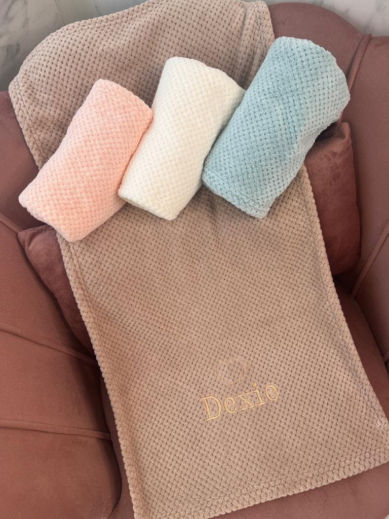 Personalized Baby Blanket: Embroidered Newborn Gift (40x80 cms)