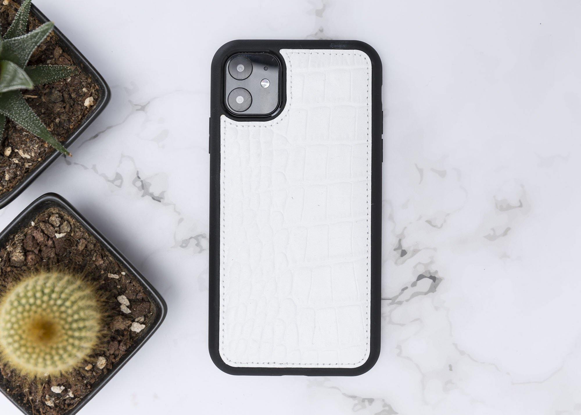 iPhone 12, 12 Mini, 12 Pro, 12 Pro Max genuine leather phone case personalised with name or initials - PersonalisebyLisa