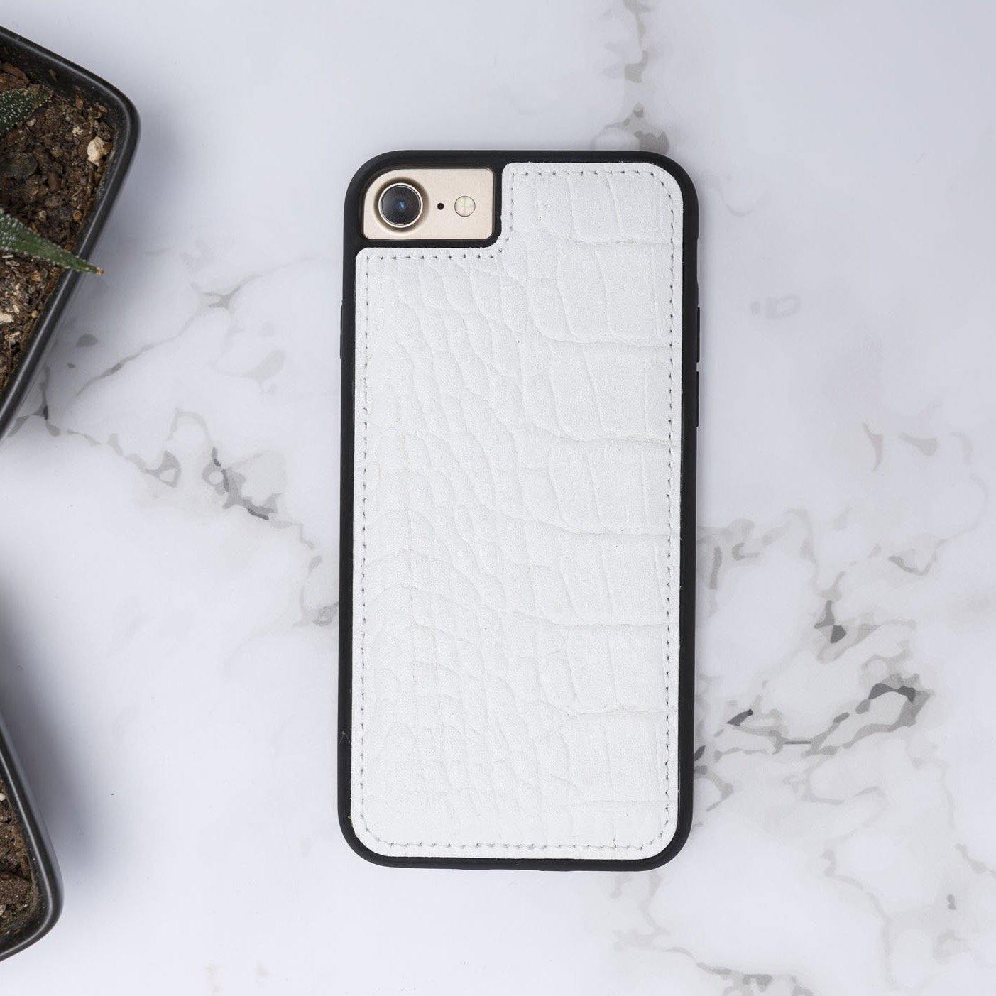 iPhone SE 2020 genuine leather phone case personalised with name or initials - PersonalisebyLisa