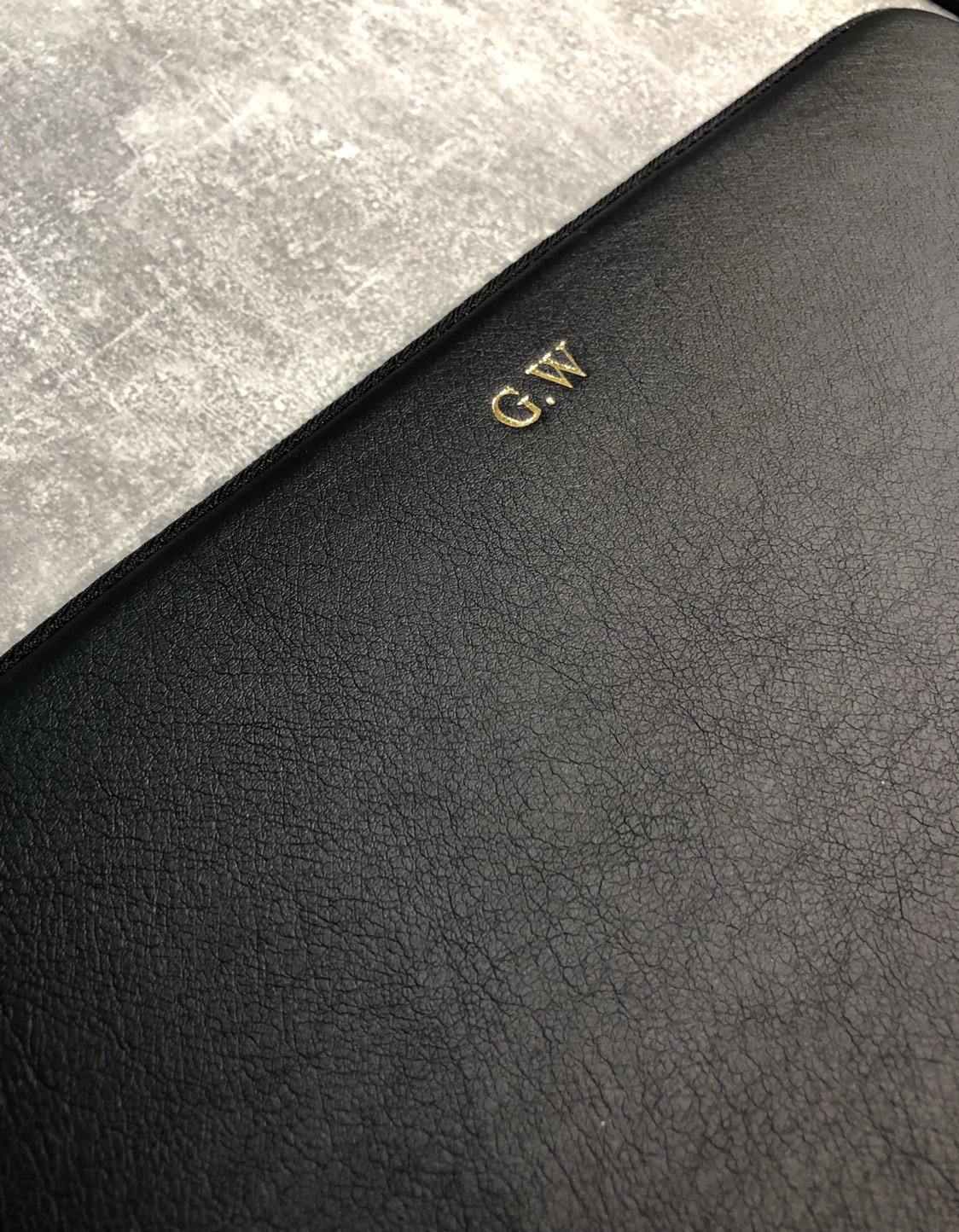 Laptop case personalised with name or initials - PersonalisebyLisa