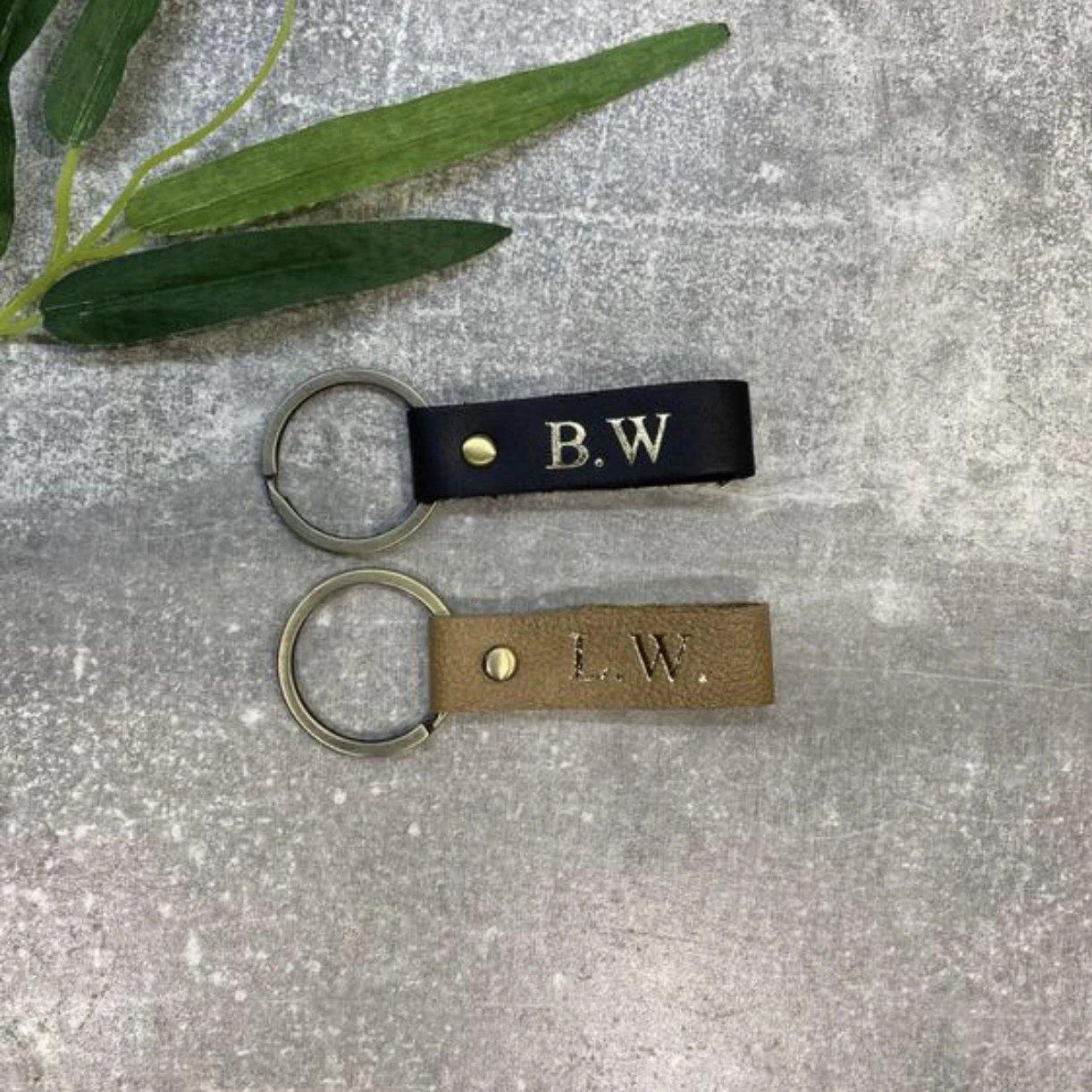 Genuine Leather keyring 4cm | personalised with initials or name - PersonalisebyLisa
